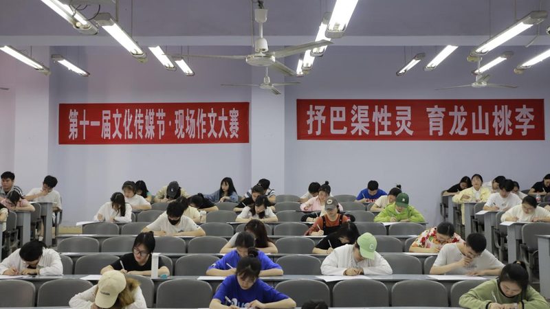一部纪录片从想法到成片，中间隔着多少坑